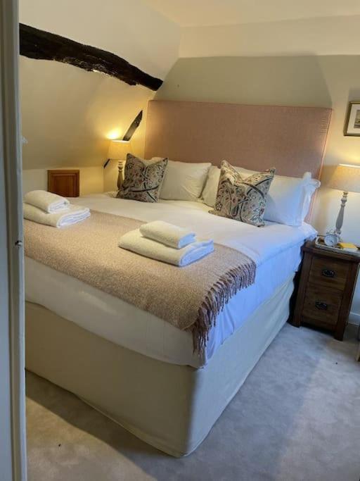 Holly Cottage, 2, Northbrook Park, Farnham-Up To 6 Adults Dış mekan fotoğraf