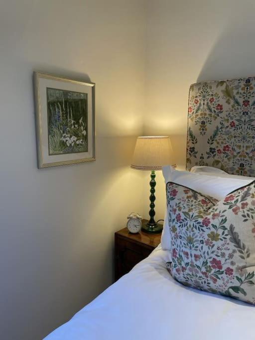 Holly Cottage, 2, Northbrook Park, Farnham-Up To 6 Adults Dış mekan fotoğraf