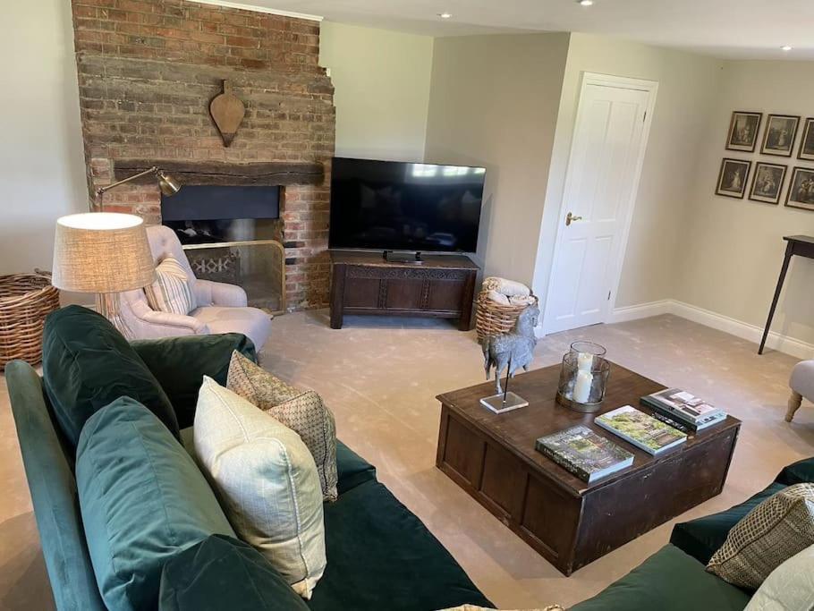 Holly Cottage, 2, Northbrook Park, Farnham-Up To 6 Adults Dış mekan fotoğraf